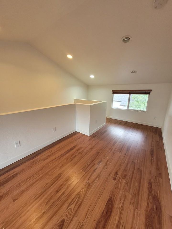 138 B St - Photo 3 of 15