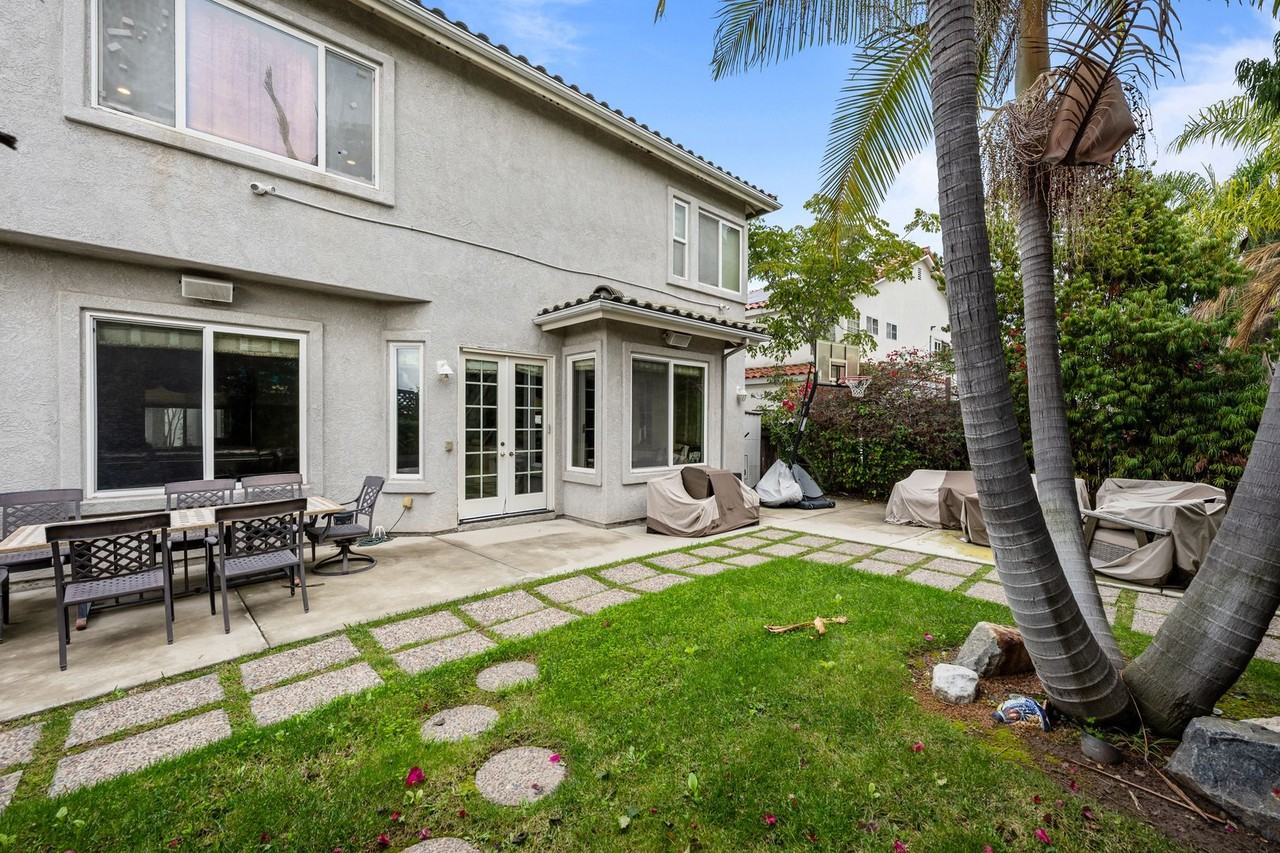 6233 Rose St - Photo 4 of 42