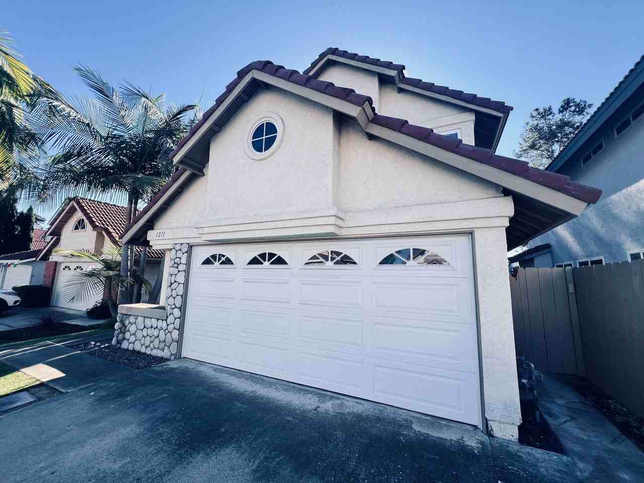 1271 Farmington Pl - Photo 4 of 26