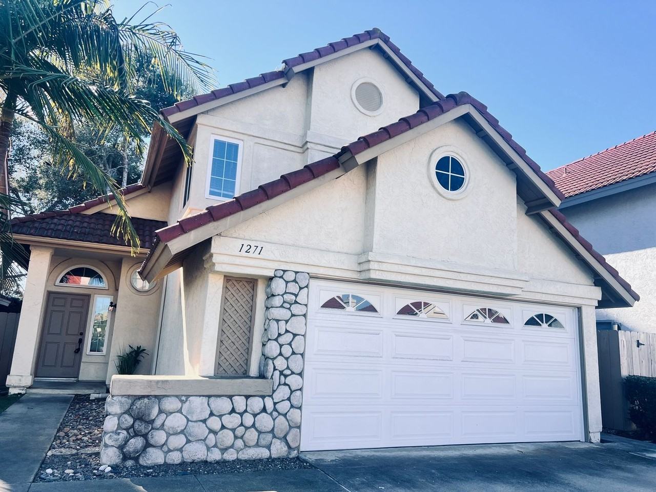 1271 Farmington Pl - Photo 5 of 26