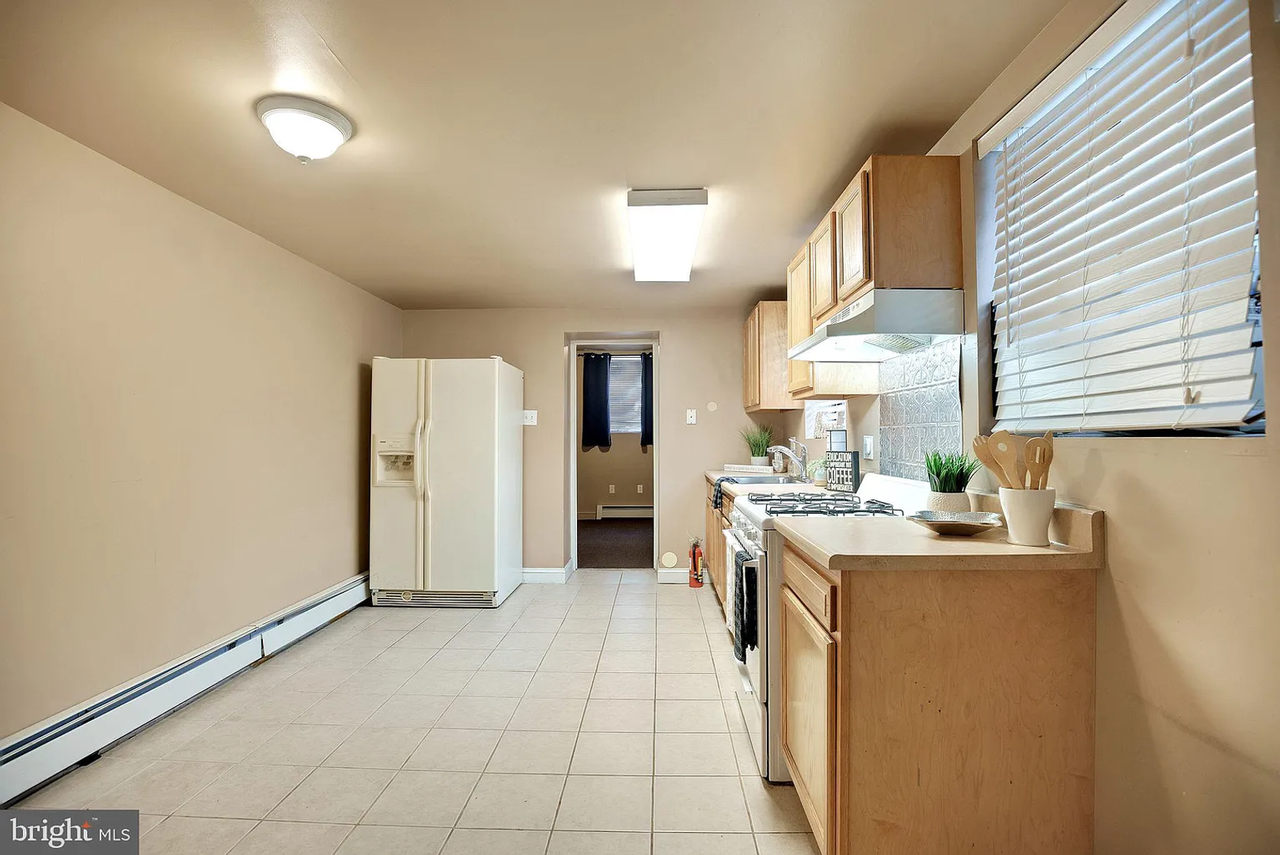 1124 S 15th St - Photo 5 of 50