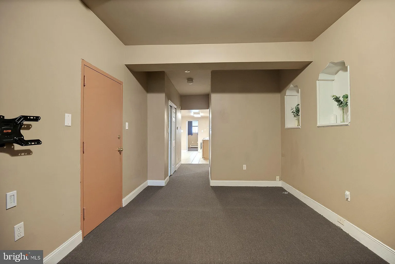 1124 S 15th St - Photo 6 of 50