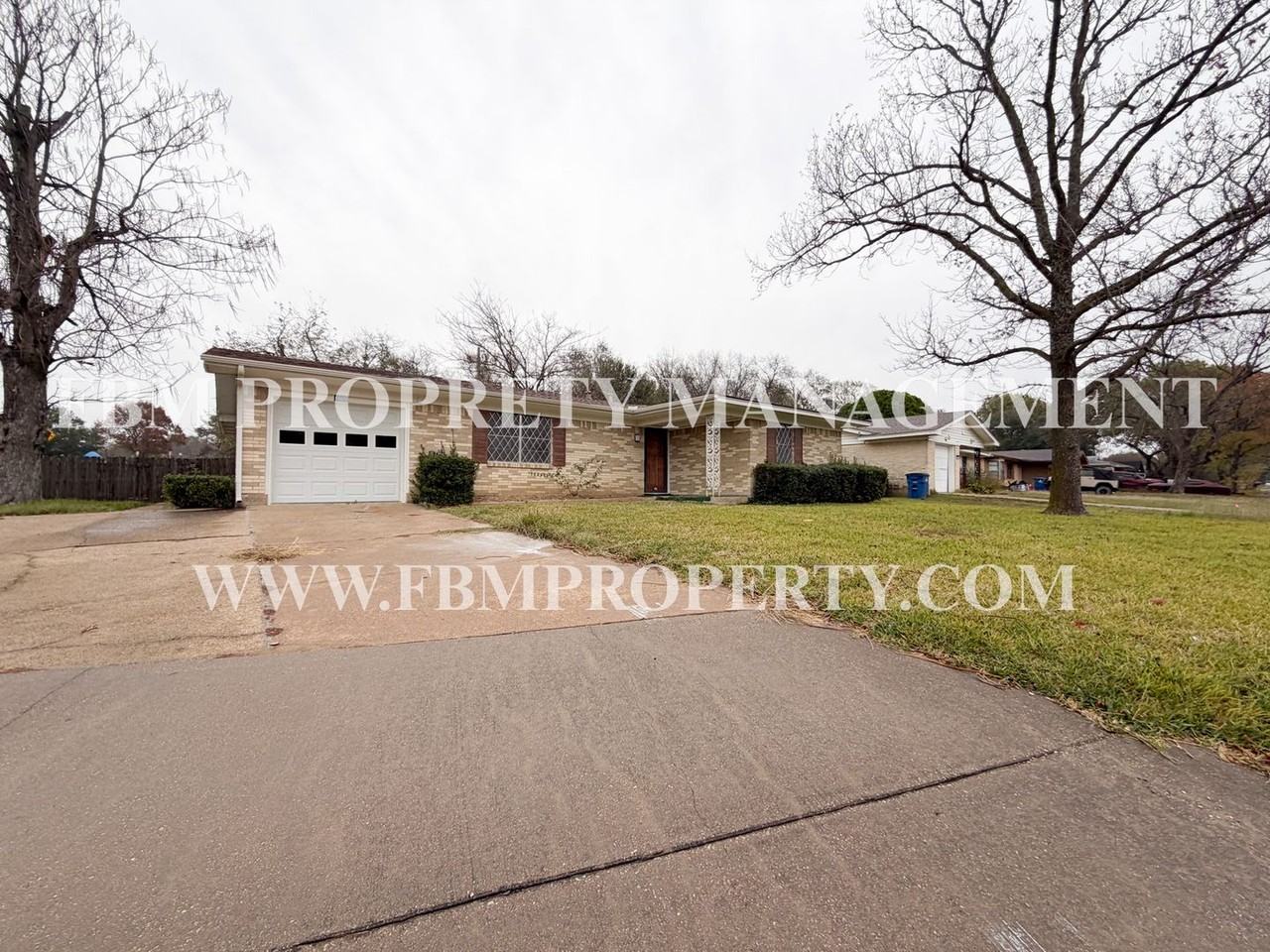 1608 Nichols St - Photo 2 of 21