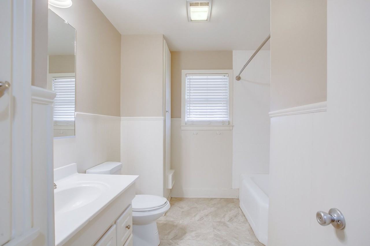 2509 33rd Street - Photo 2 of 10