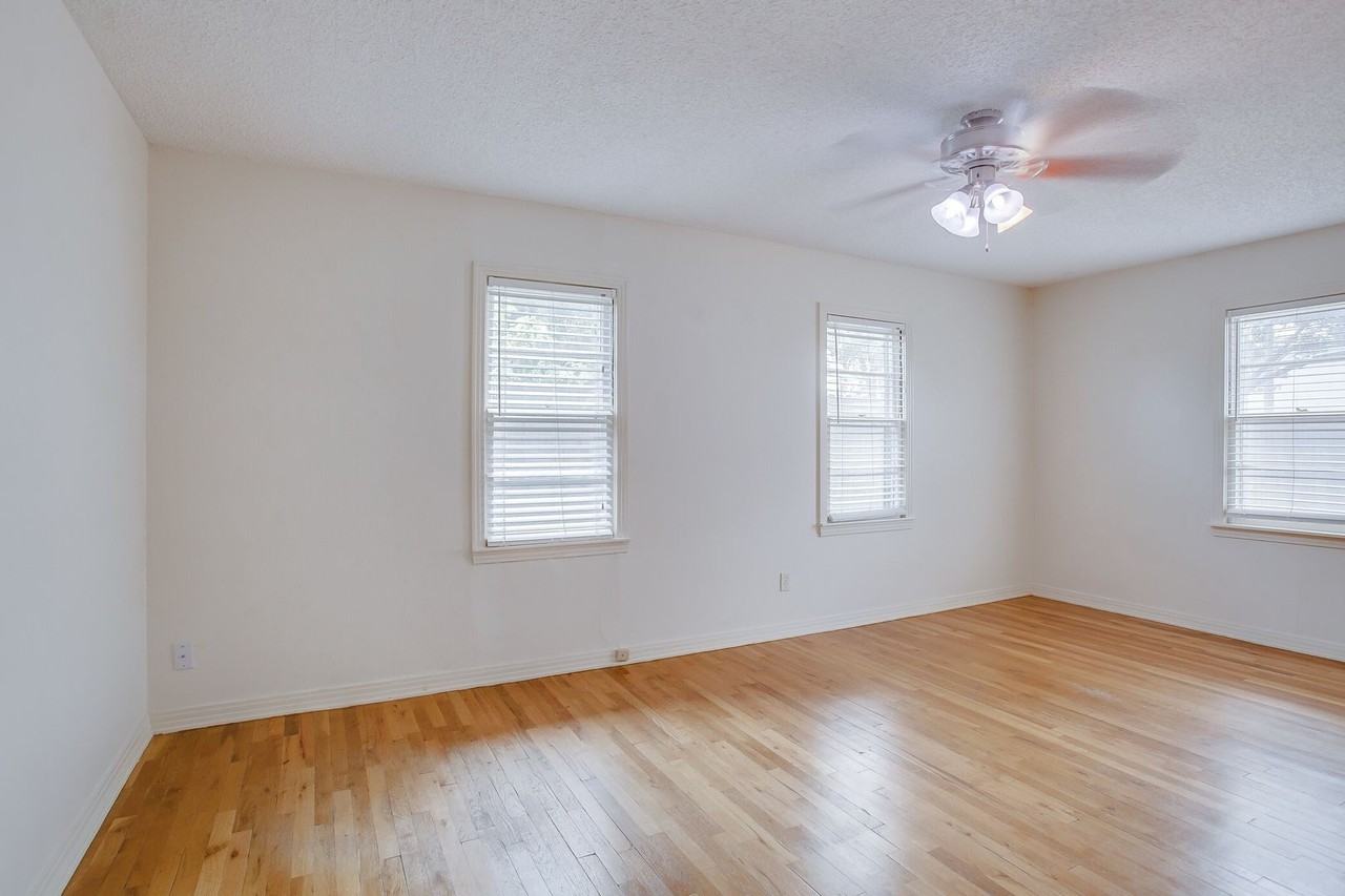 2509 33rd Street - Photo 3 of 10