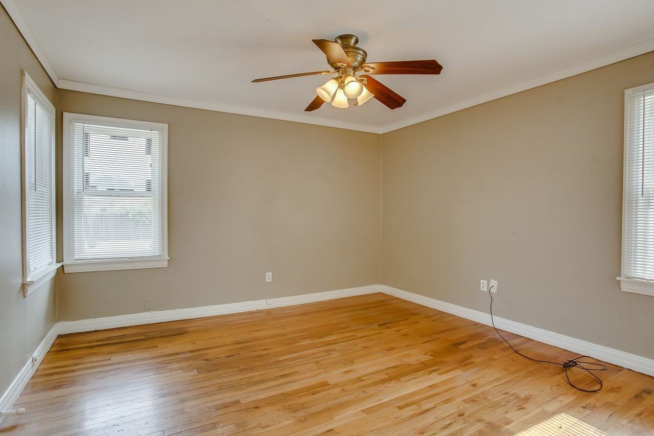 2706 33rd Street - Photo 2 of 13