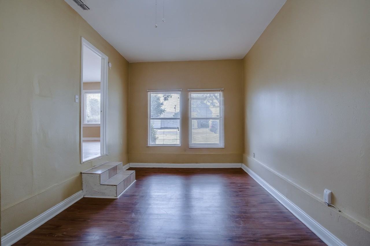 2706 33rd Street - Photo 4 of 13