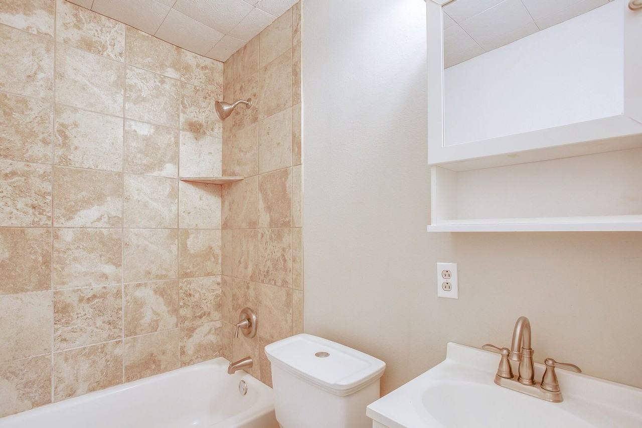 3313 30th Street - Photo 4 of 11