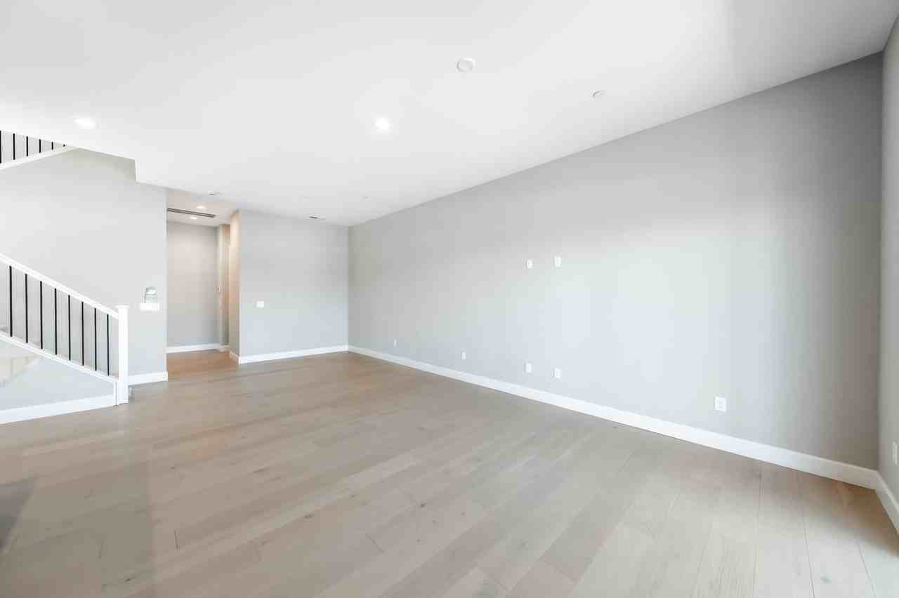 1513 Golf Club Dr - Photo 2 of 50