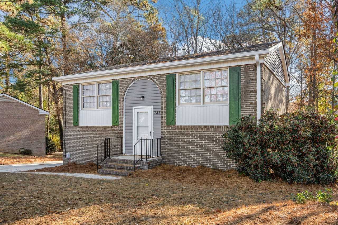 735 Ashbrook Rd - Photo 3 of 38