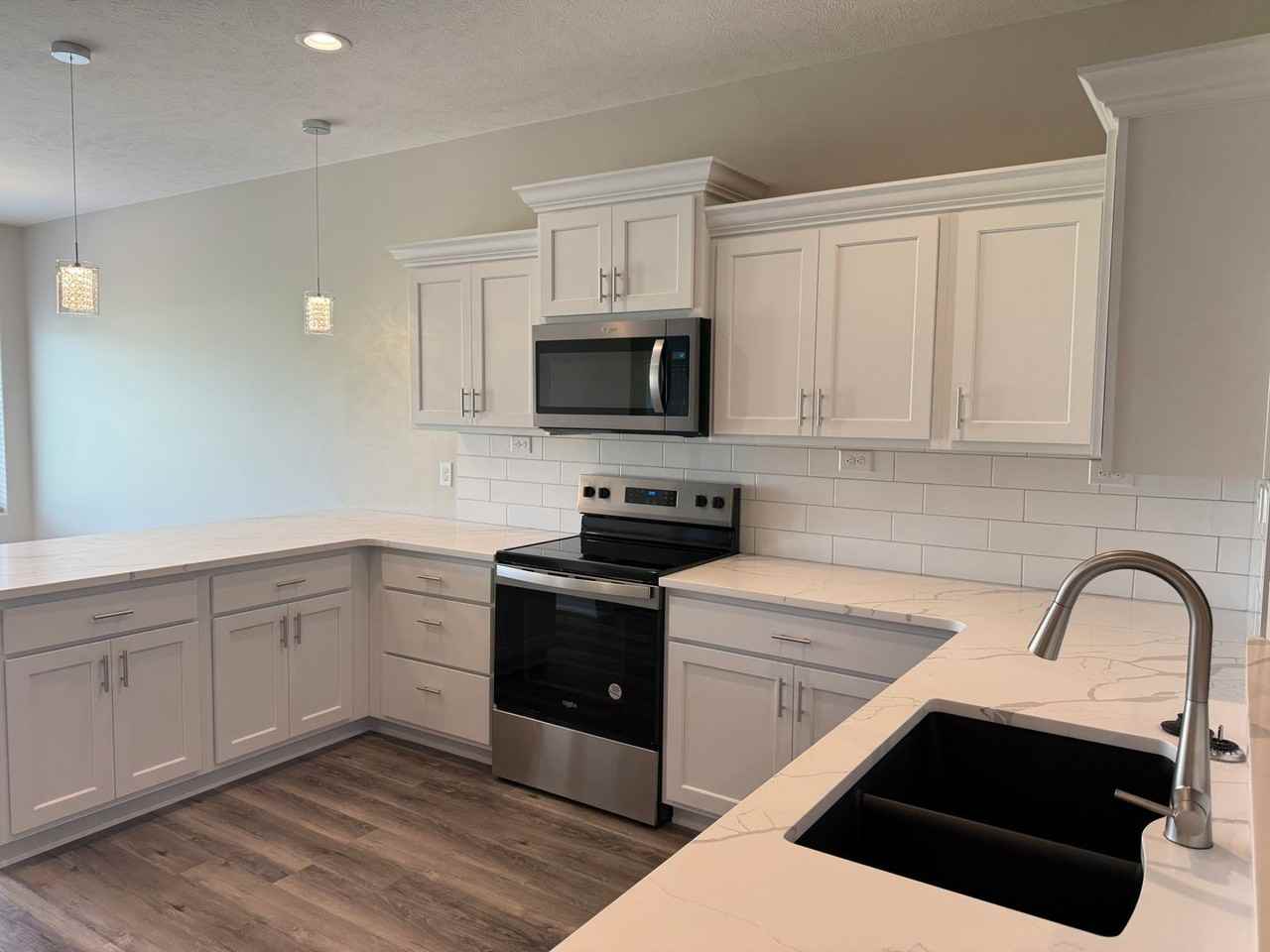 8830 Bristlecone Dr - Photo 4 of 22