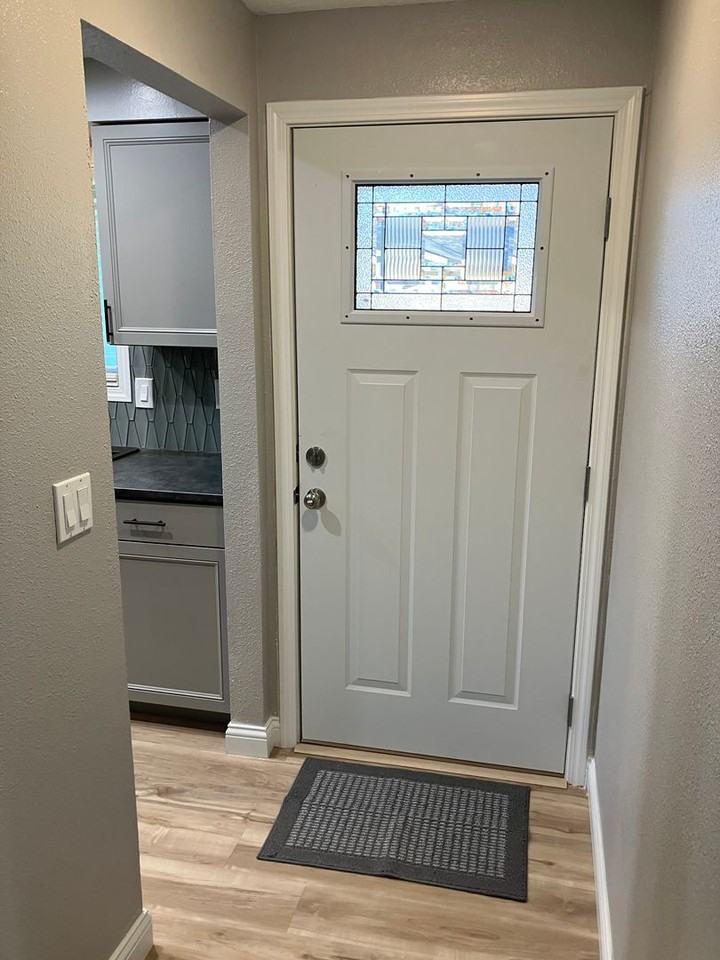 395 Stark St N - Photo 2 of 22