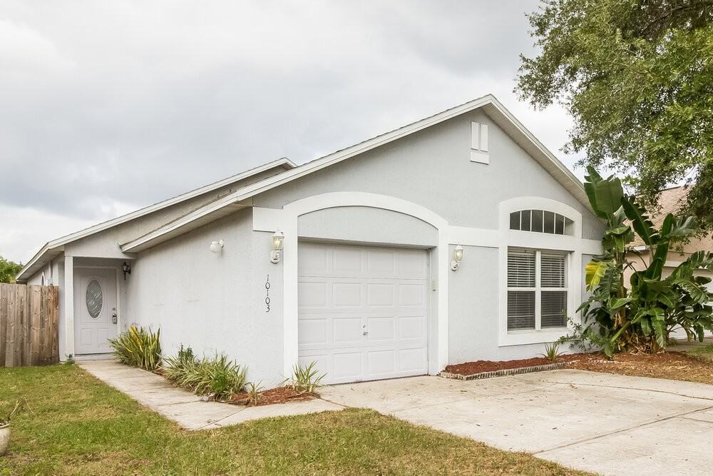 10103 Richardson Ct - Photo 2 of 15