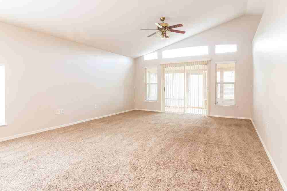 10103 Richardson Ct - Photo 3 of 15