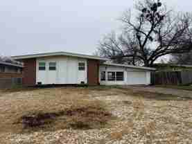 3907 Northwest Denver Avenue - Photo 1 of 1