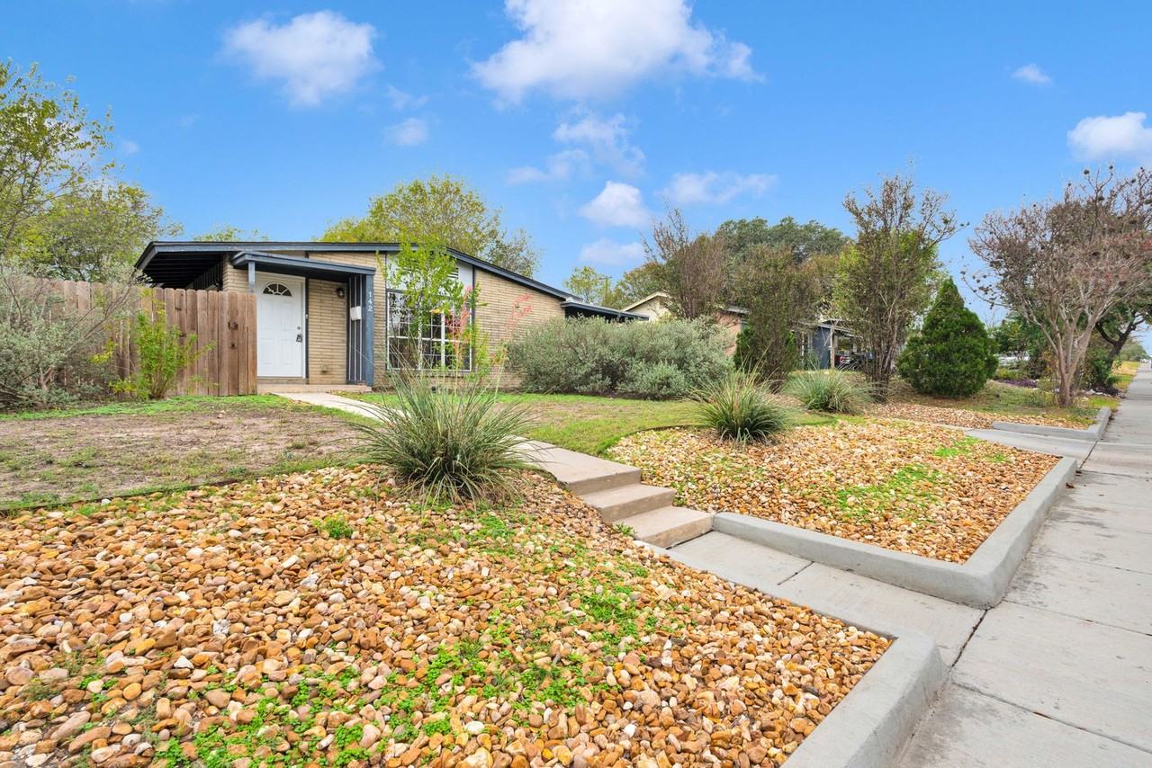 142 Shady Rill - Photo 3 of 16