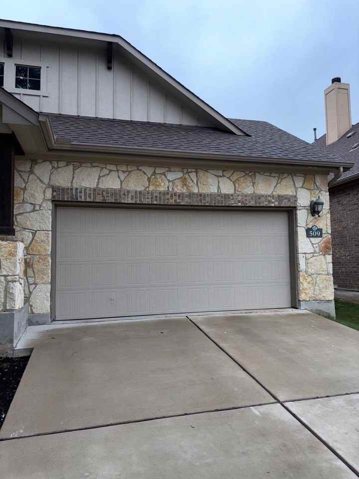 509 Fair Oaks Dr - Photo 2 of 31