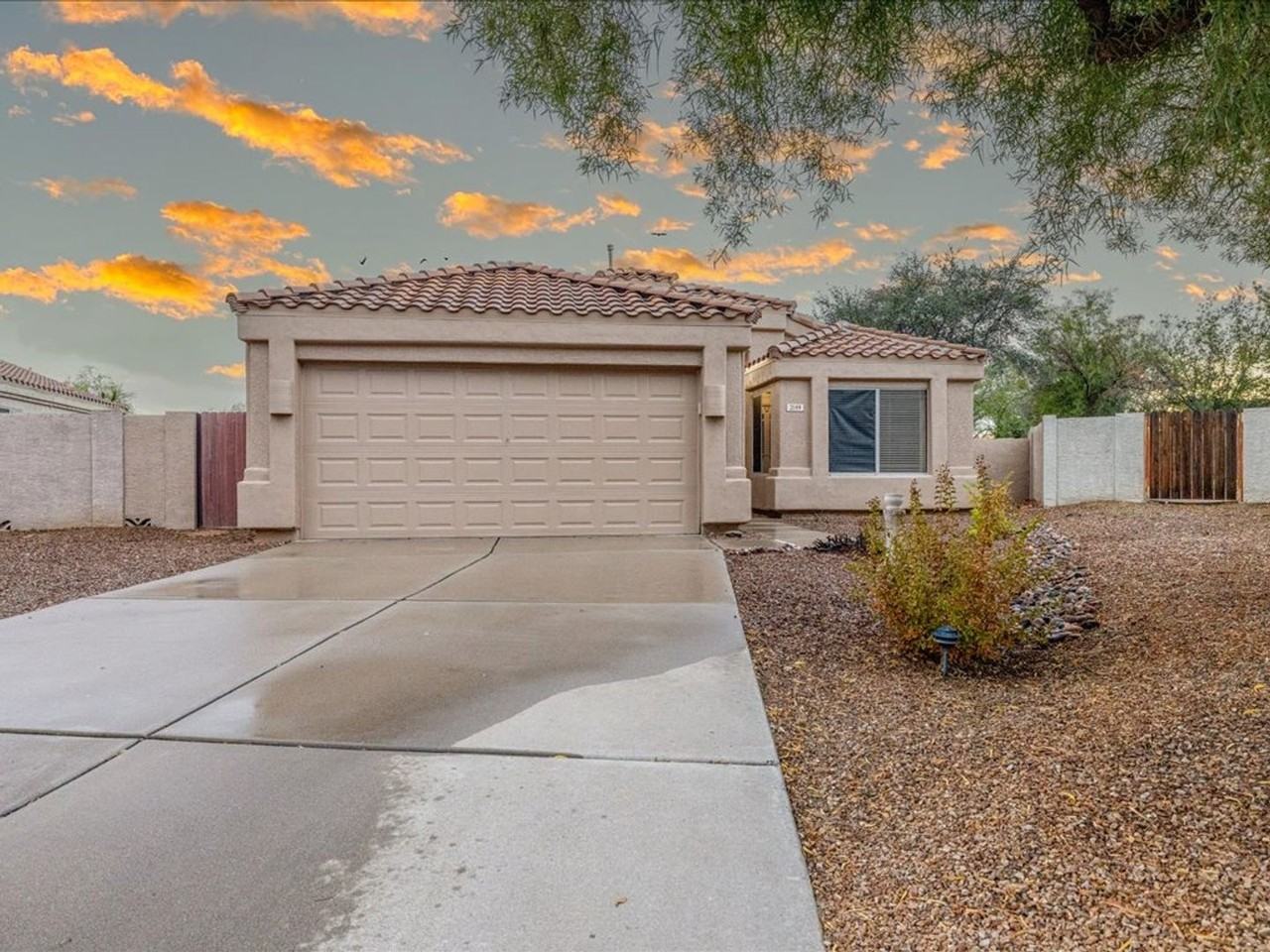 2149 North Creek Vista Drive - Photo 2 of 34