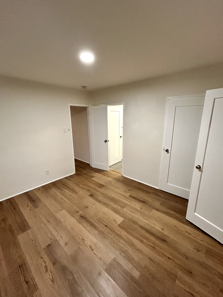 724 Crestmoore Pl - Photo 4 of 21