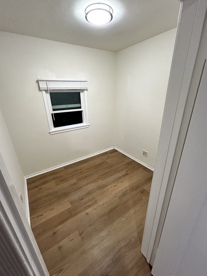 724 Crestmoore Pl - Photo 6 of 21