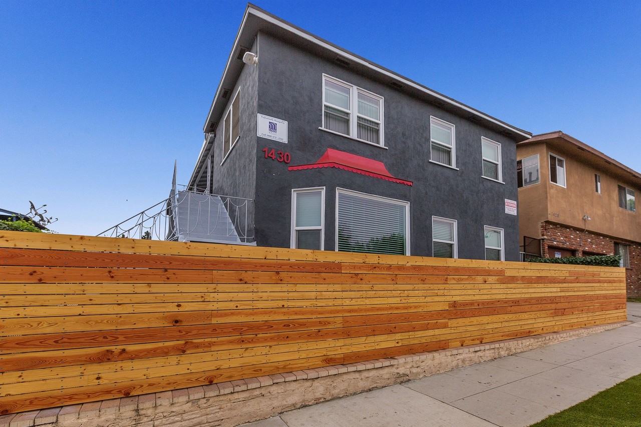 1430 Chestnut Ave - Photo 3 of 6