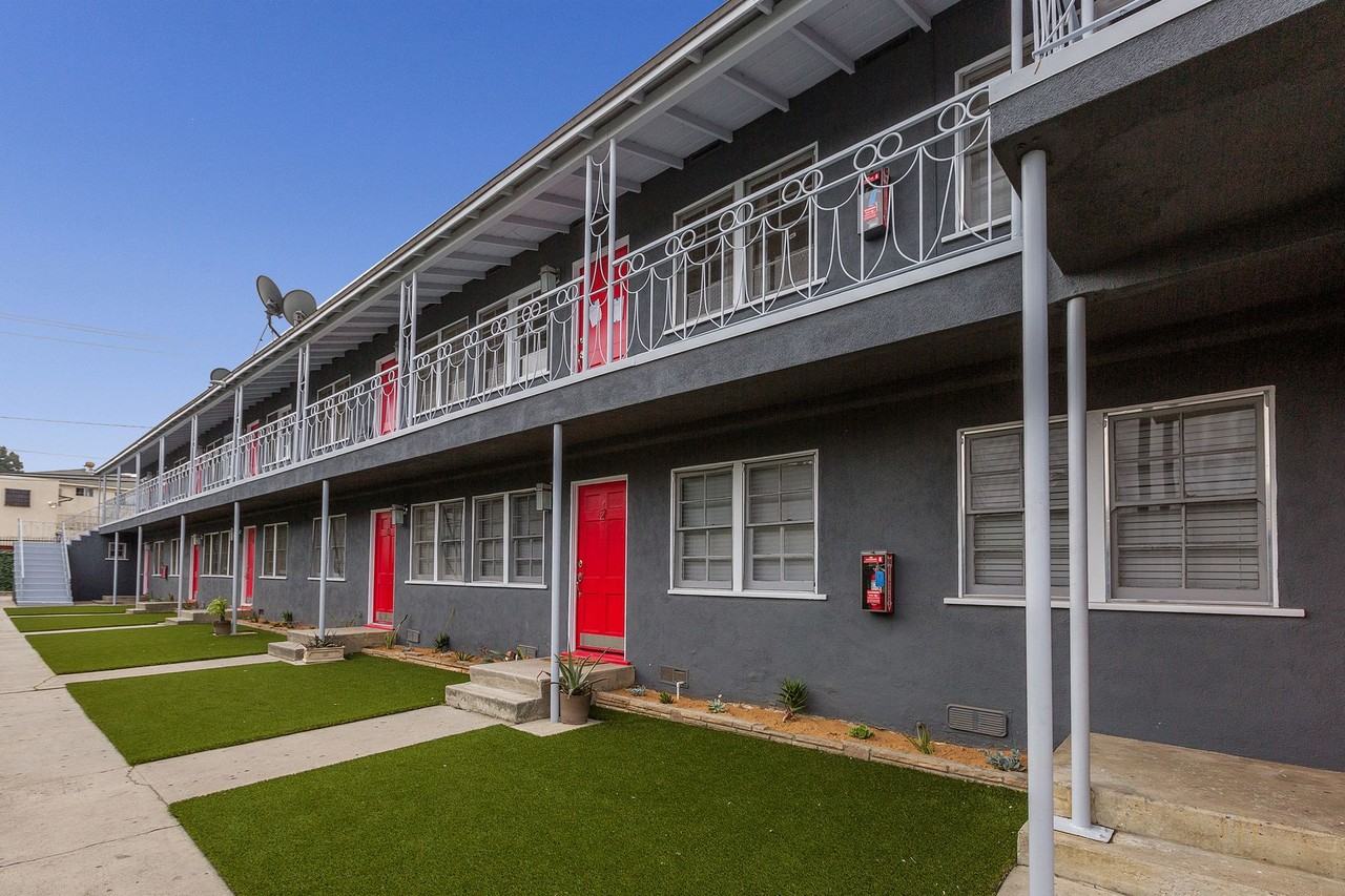 1430 Chestnut Ave - Photo 4 of 6