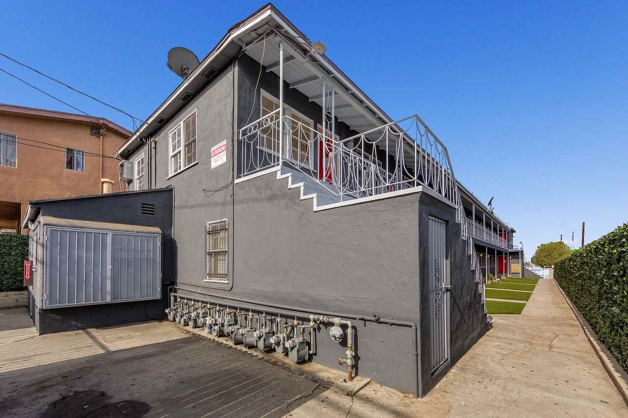 1430 Chestnut Ave - Photo 5 of 6