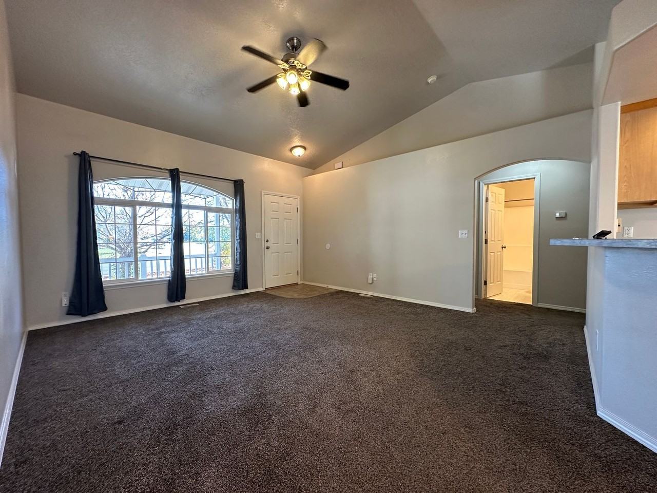 165 Eaton Rd - Photo 3 of 16