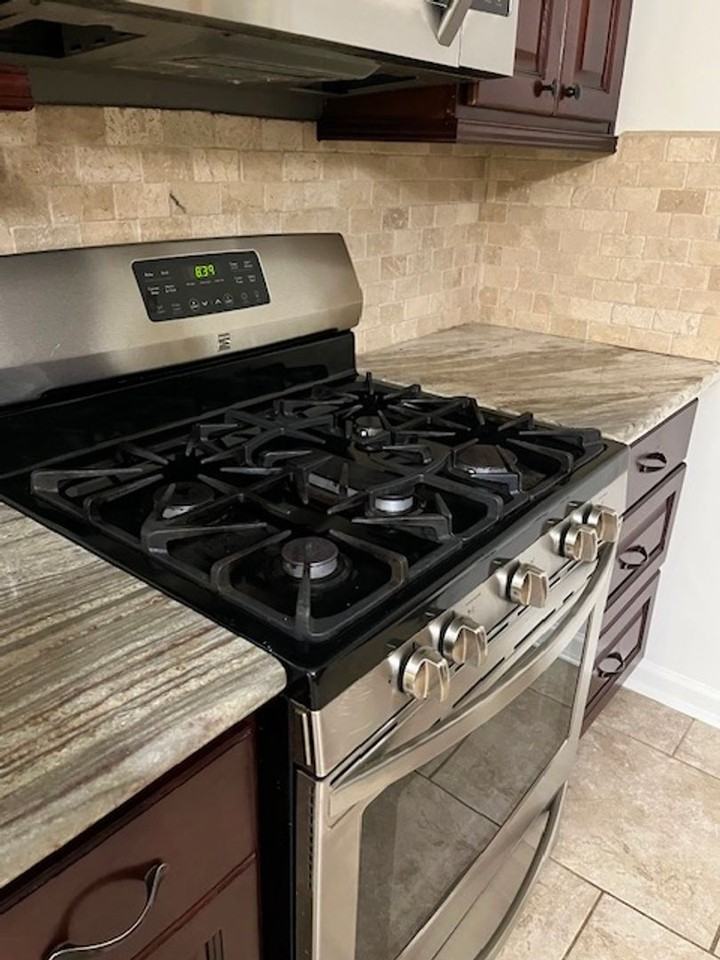 8819 Briarwood Pl - Photo 5 of 28