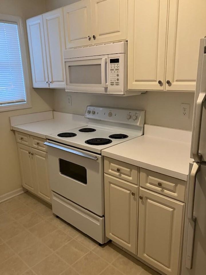 705 Summertime Lane - Photo 6 of 10