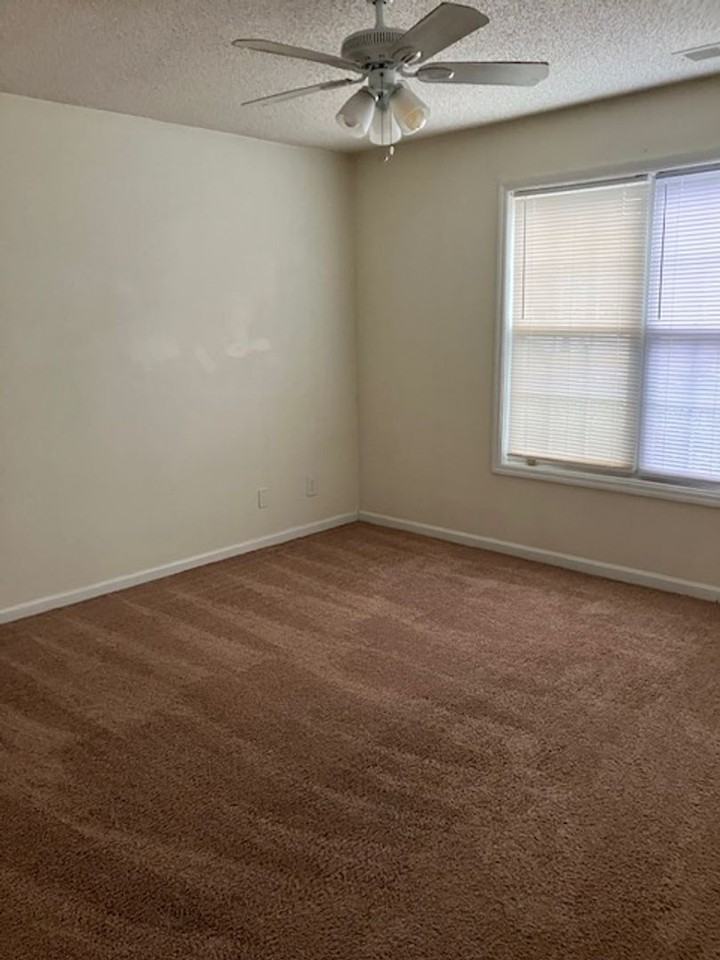 705 Summertime Lane - Photo 7 of 10