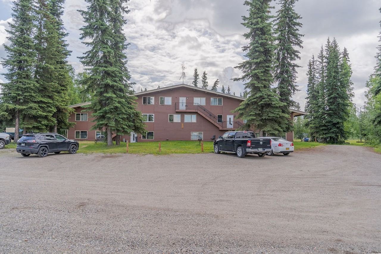 Beaver Lake Apartments | Peaceful Lakefront Living in North Pole, AK - Photo 6 of 27