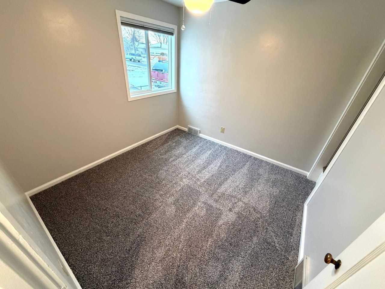 730 N Montana Ave - Photo 7 of 15