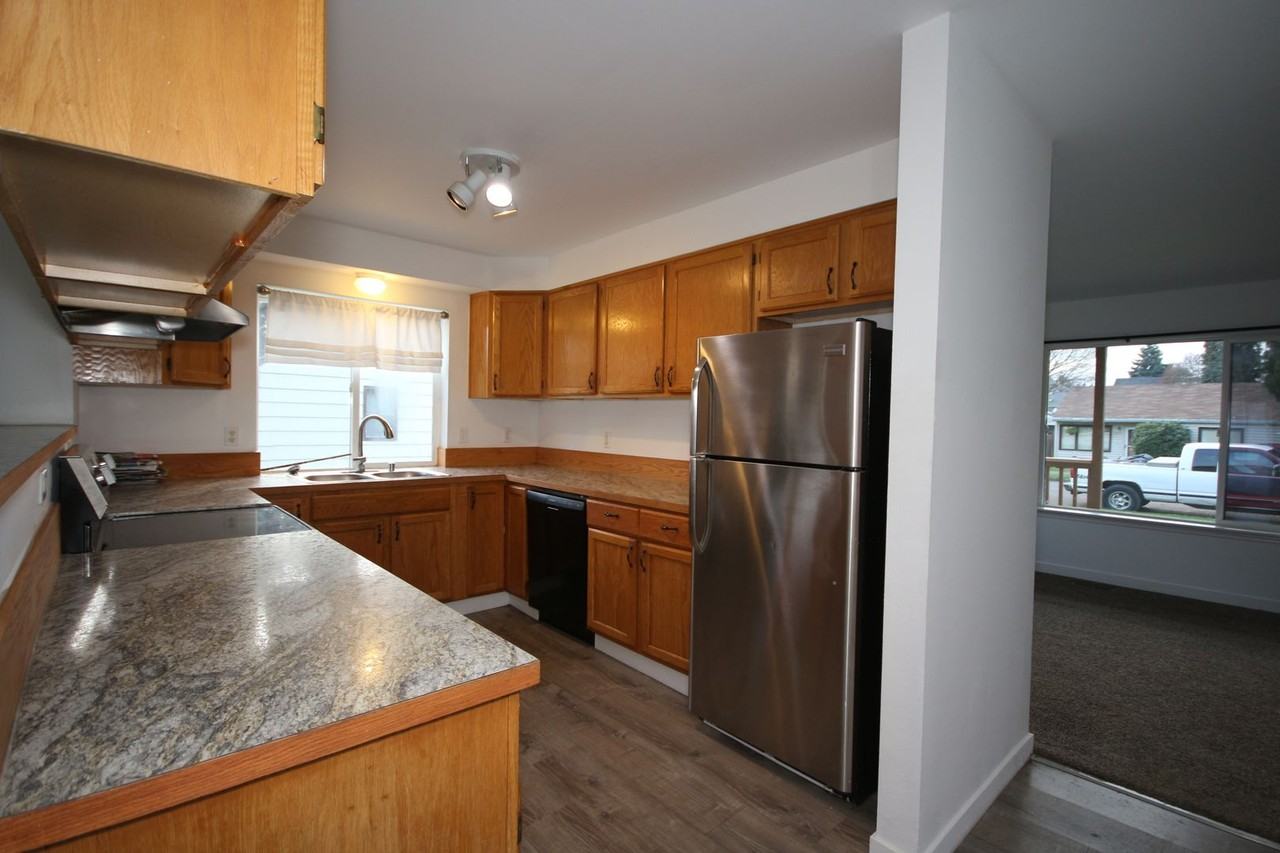 3849 E K St - Photo 4 of 23