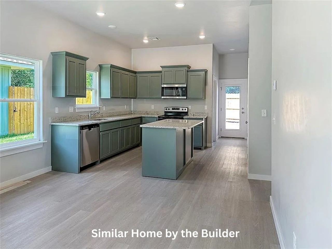 2126 Nw Carroll Ave - Photo 3 of 15