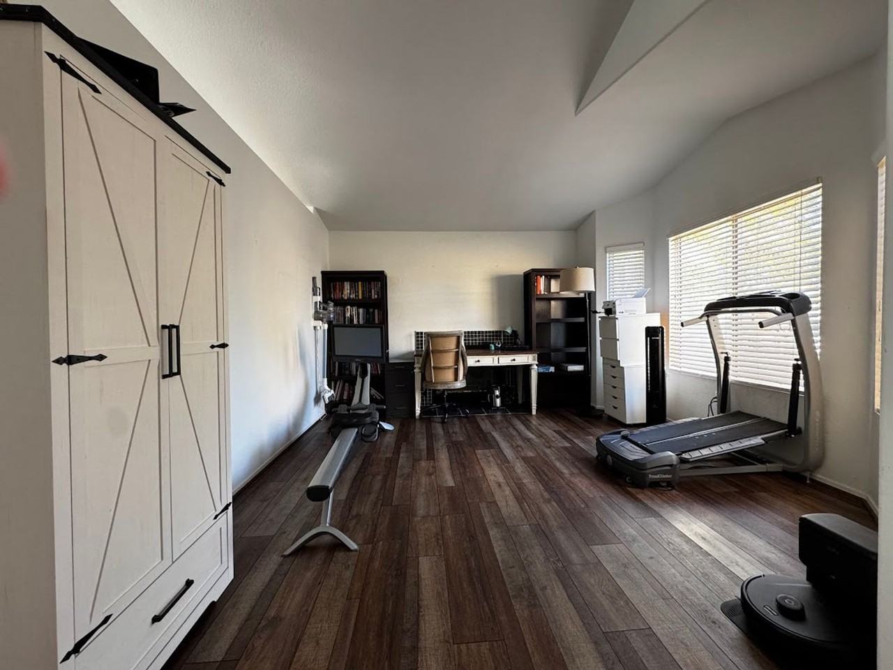 3700 Mount Lassen Ave - Photo 3 of 16