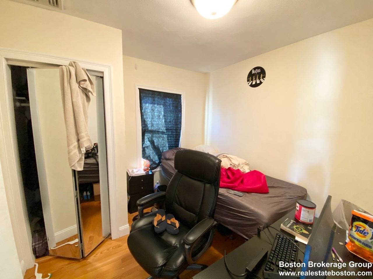 132 Hillside Street - Photo 3 of 9