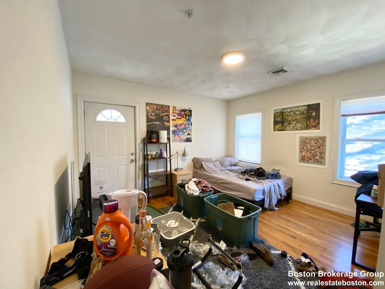 132 Hillside Street - Photo 4 of 9