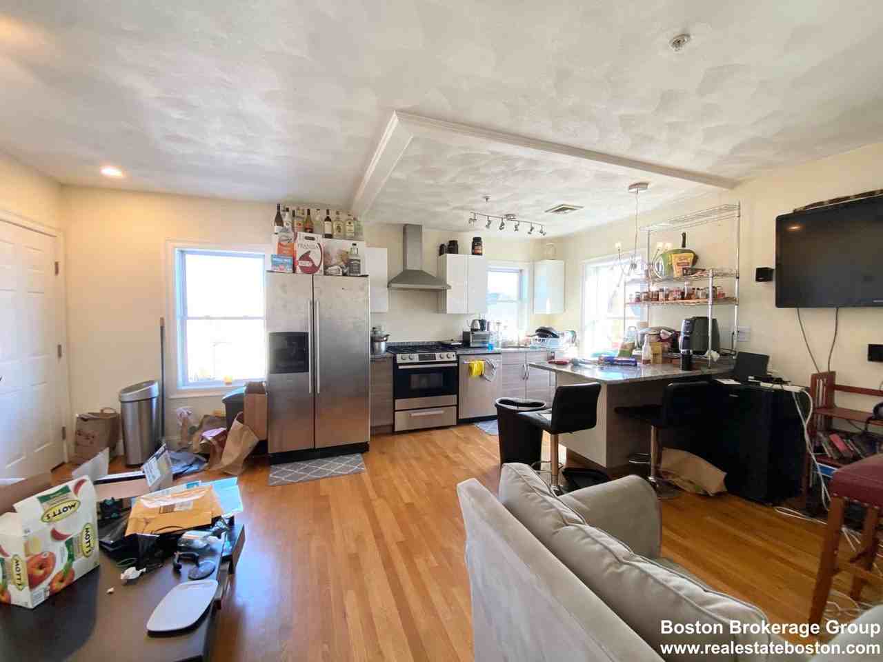 132 Hillside Street - Photo 5 of 9