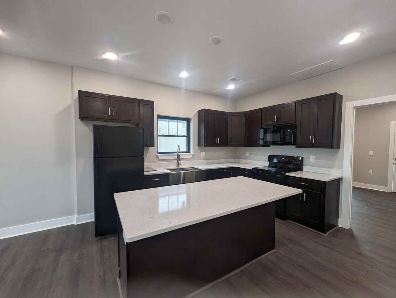 23 Estes Way - Photo 3 of 21