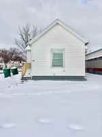 featured image of 822 West 4th Street