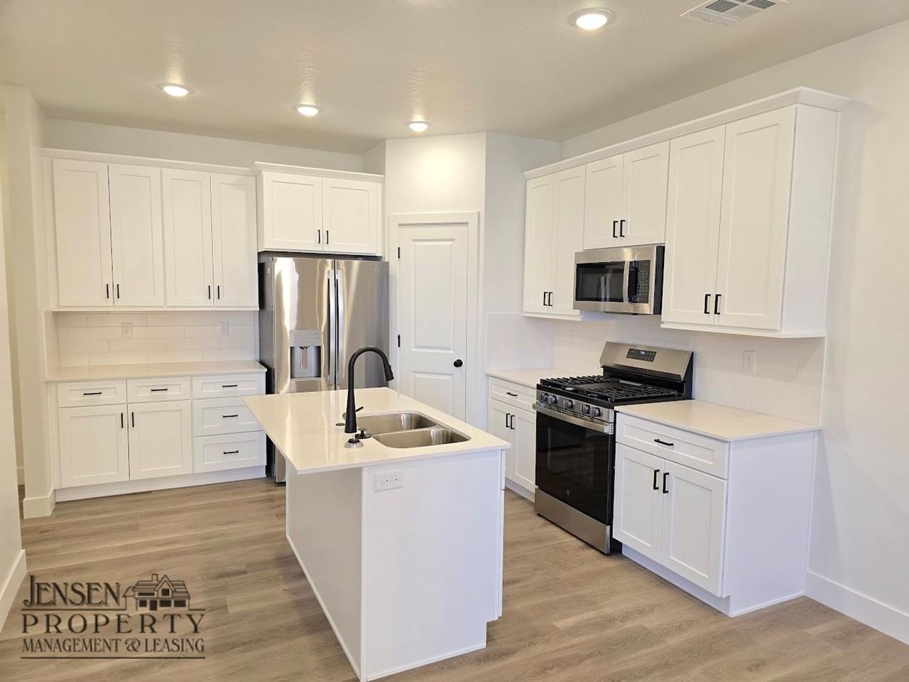 887 W Boxthorn Dr - Photo 5 of 21