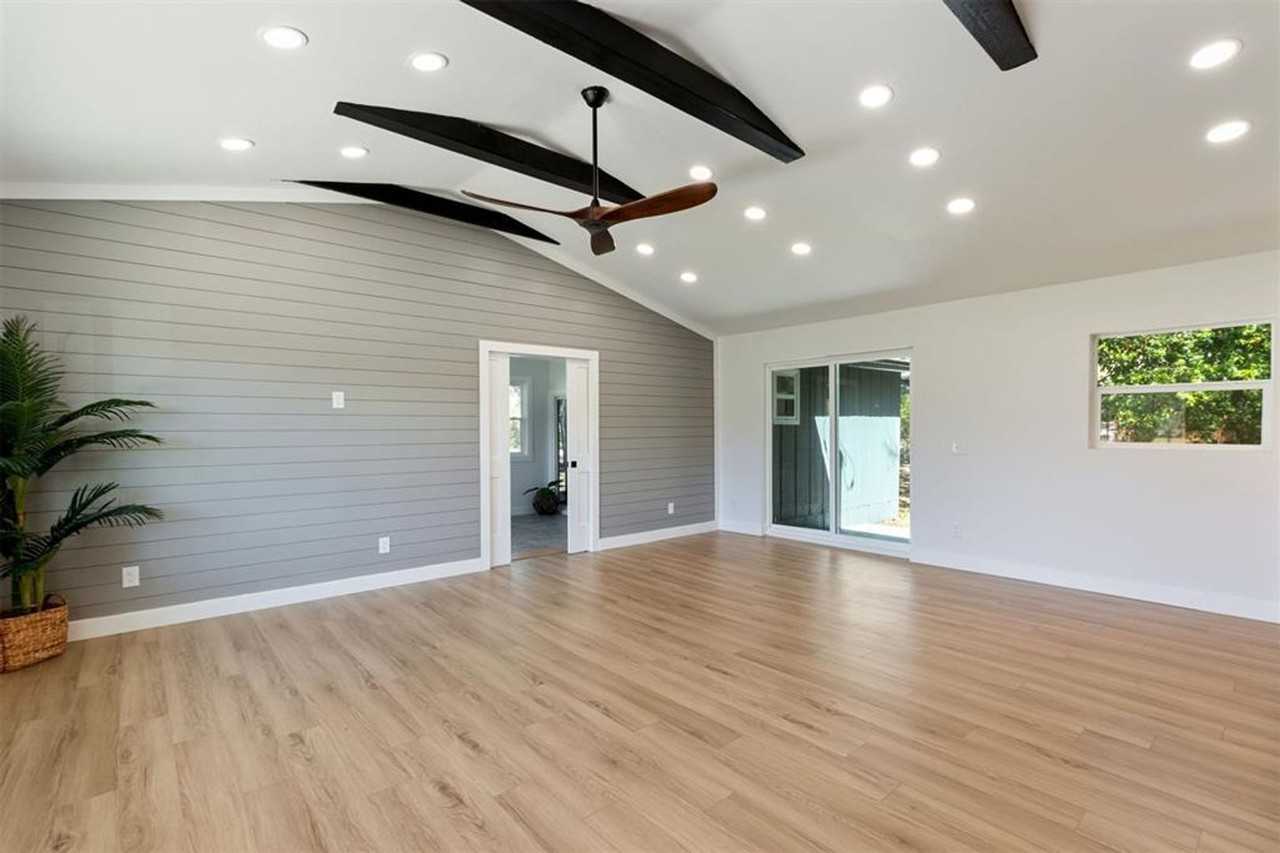 602 South 11th Street - Photo 3 of 21