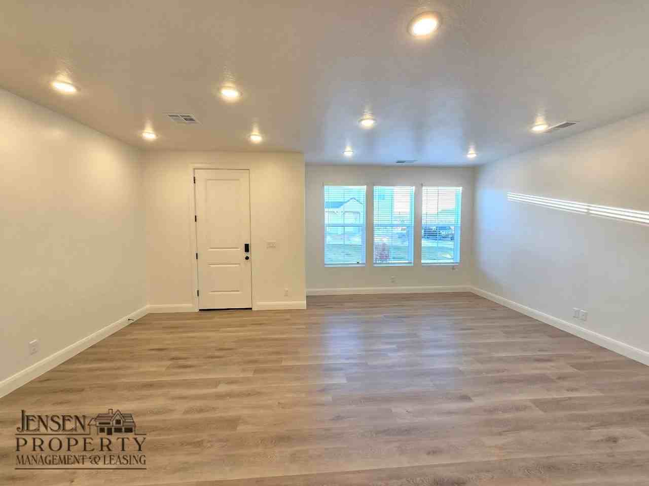 877 W Pebble Ridge Cv - Photo 6 of 27