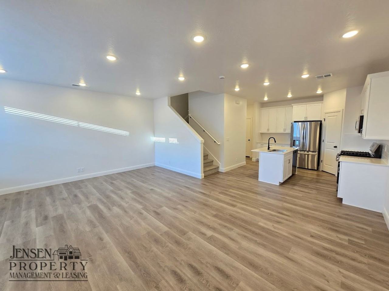 877 W Pebble Ridge Cv - Photo 7 of 27