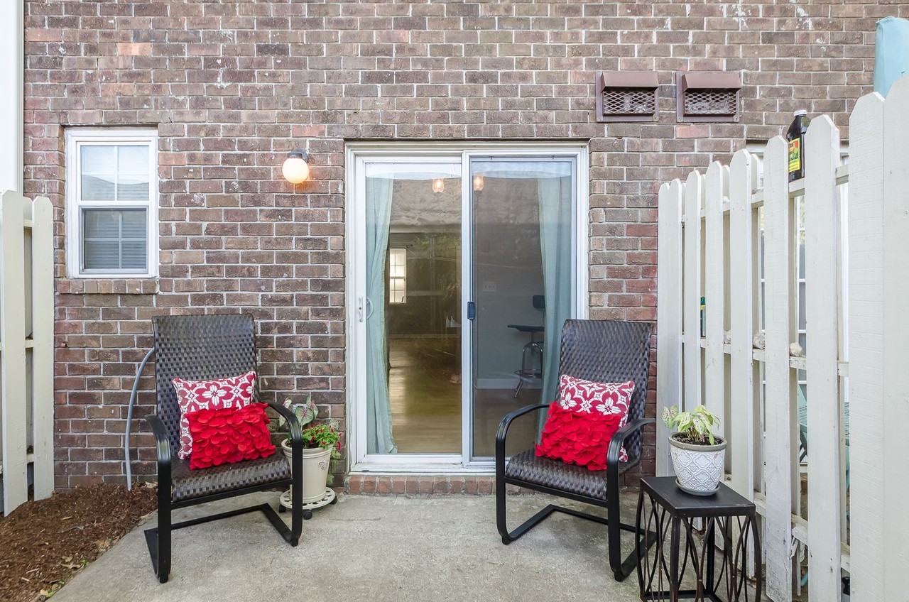 21 Rivers Point Row - Photo 2 of 10