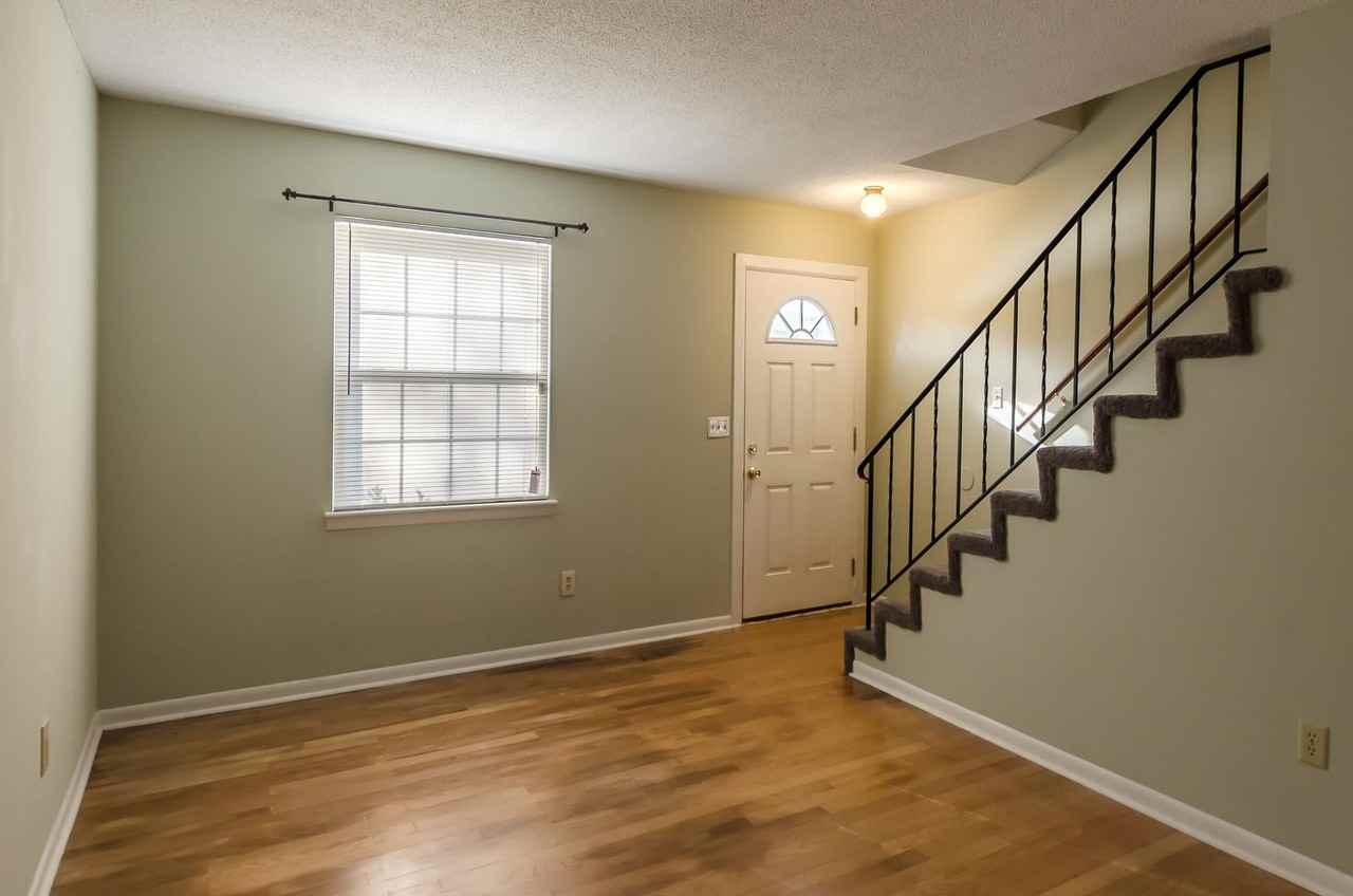 21 Rivers Point Row - Photo 3 of 10