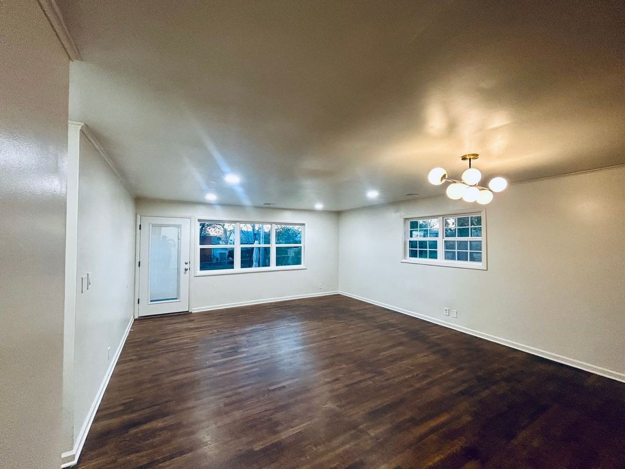 5846 E 22nd St - Photo 4 of 22