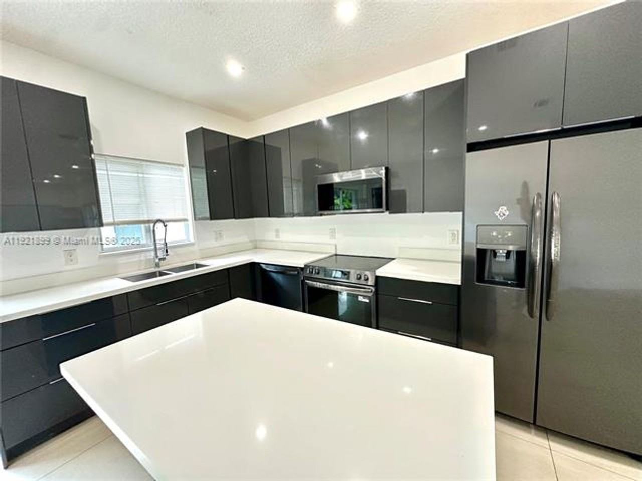 14890 Ne 10th Ave #0 - Photo 3 of 18