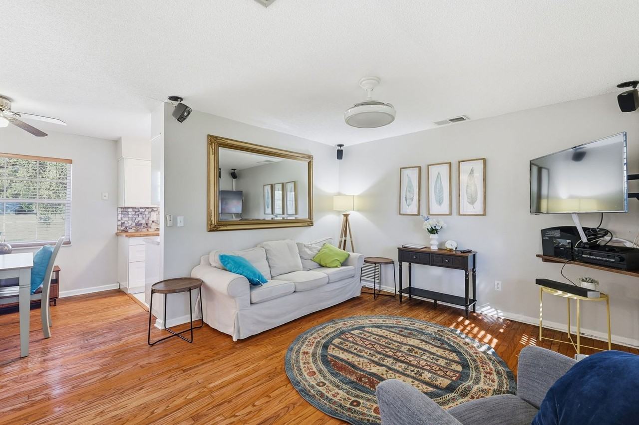 2901 Eastland Rd - Photo 3 of 20